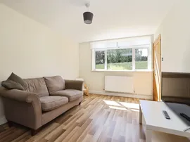Woodland Way, Devizes thumb 3