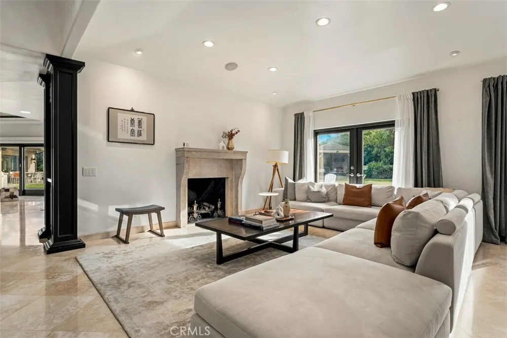 1940 Skycrest Dr, Fullerton, CA 92831