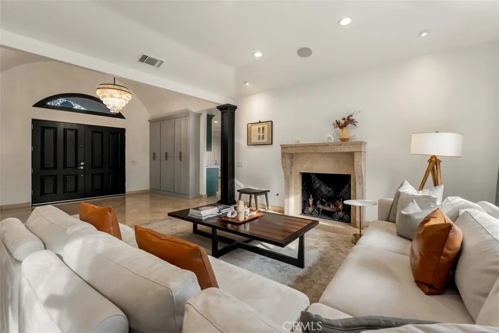 1940 Skycrest Dr, Fullerton, CA 92831