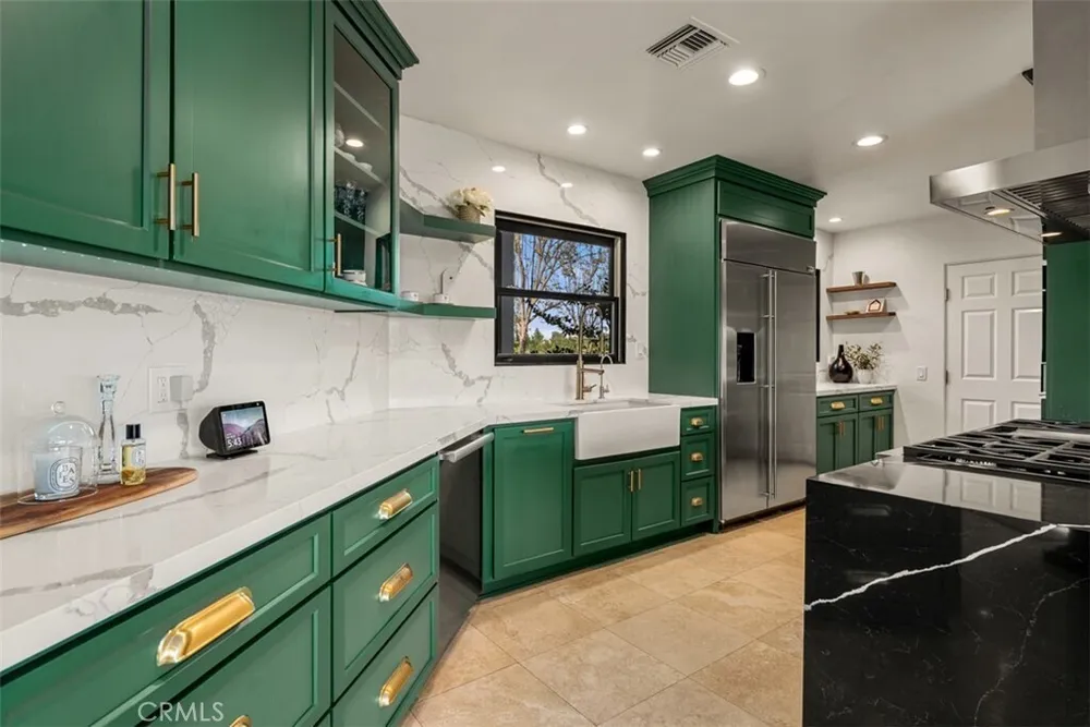 1940 Skycrest Dr, Fullerton, CA 92831