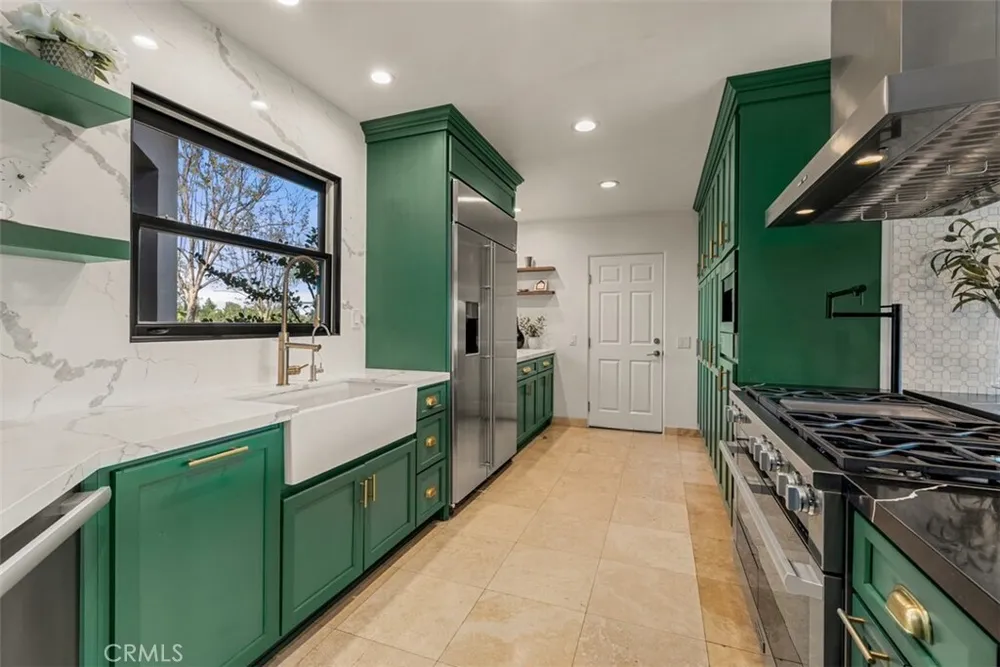 1940 Skycrest Dr, Fullerton, CA 92831