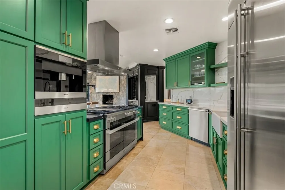 1940 Skycrest Dr, Fullerton, CA 92831