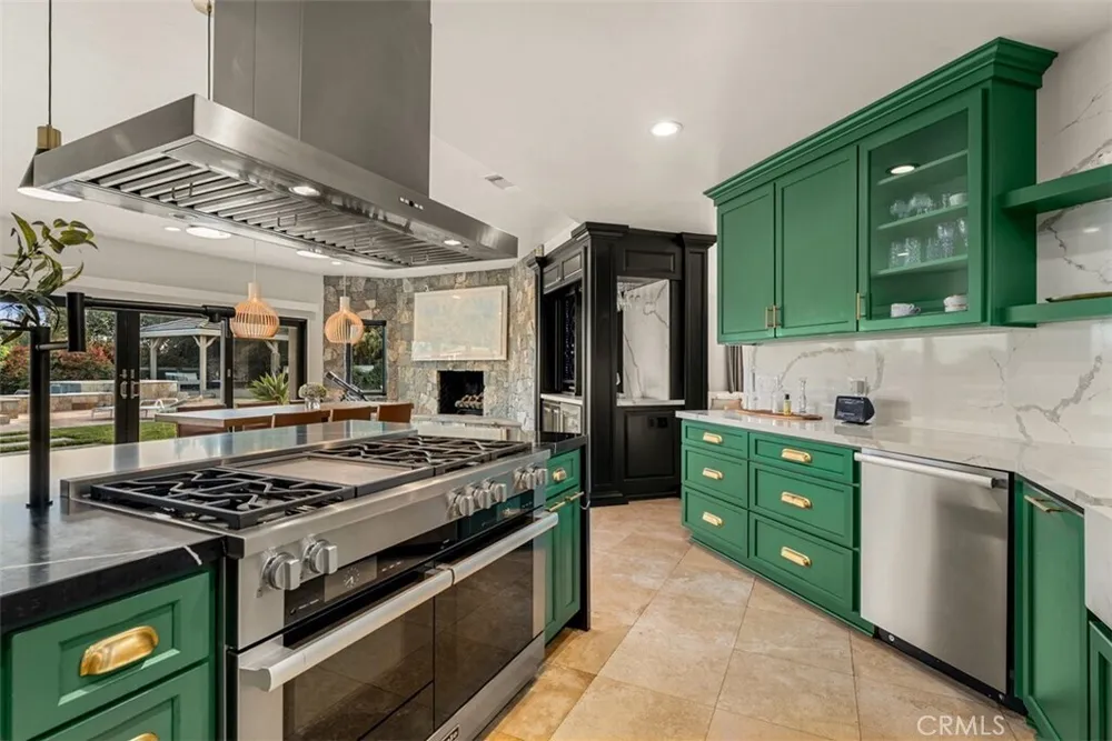 1940 Skycrest Dr, Fullerton, CA 92831
