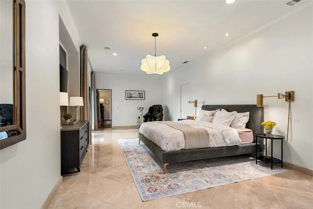 1940 Skycrest Dr, Fullerton, CA 92831