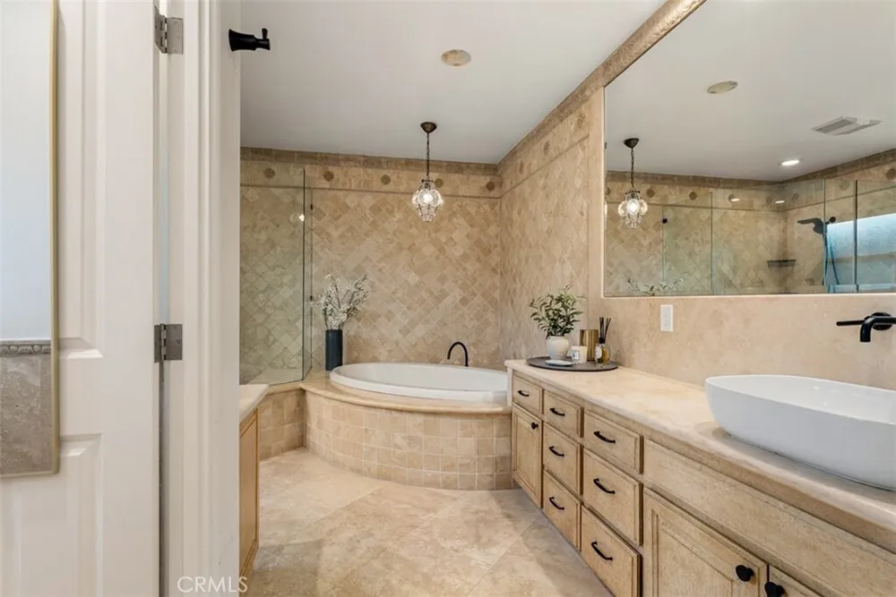 1940 Skycrest Dr, Fullerton, CA 92831
