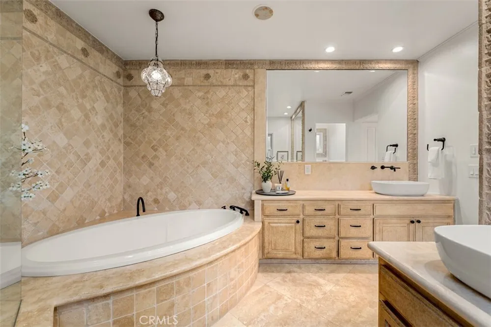 1940 Skycrest Dr, Fullerton, CA 92831