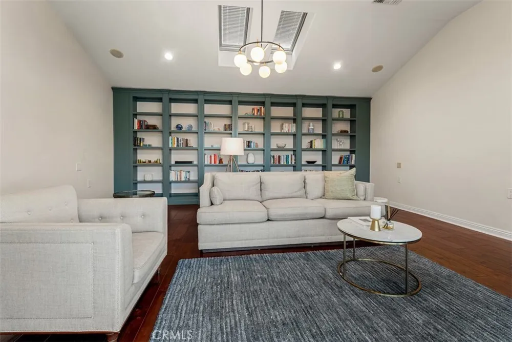 1940 Skycrest Dr, Fullerton, CA 92831
