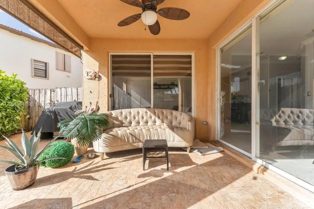 15465 SW 117th St, Miami, FL 33196