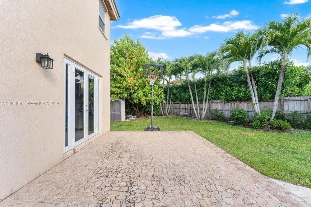 15465 SW 117th St, Miami, FL 33196