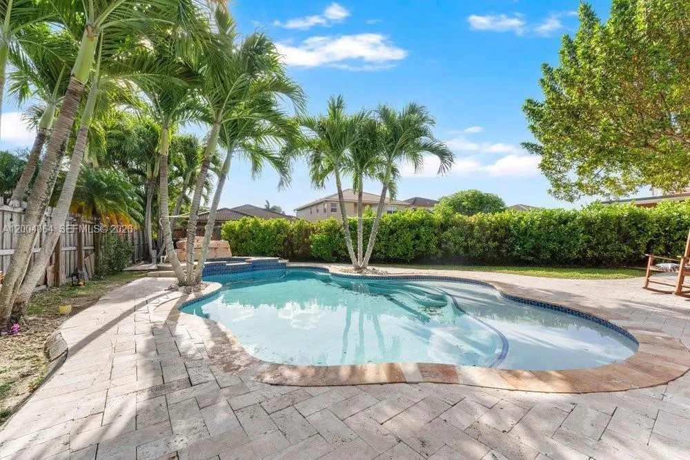 15465 SW 117th St, Miami, FL 33196