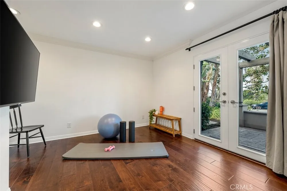 1940 Skycrest Dr, Fullerton, CA 92831