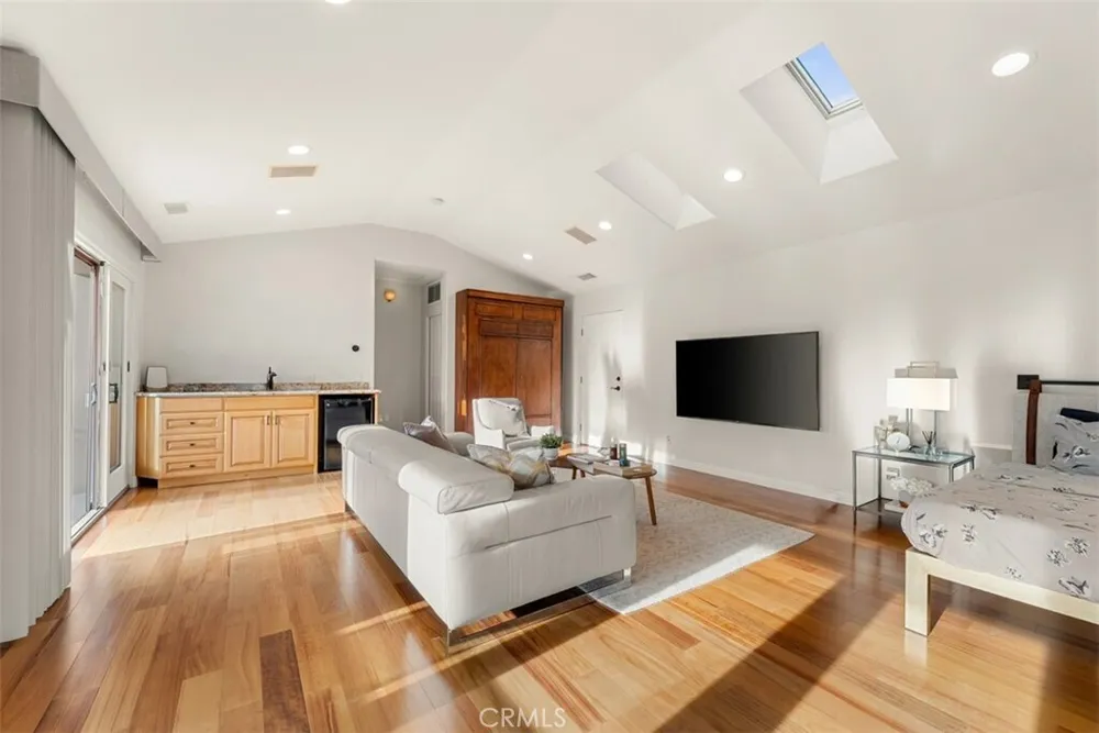 1940 Skycrest Dr, Fullerton, CA 92831