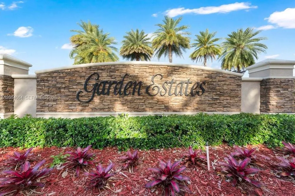 15465 SW 117th St, Miami, FL 33196