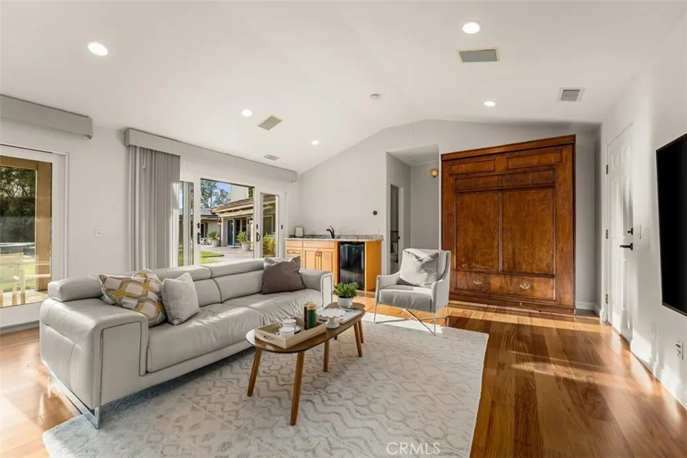 1940 Skycrest Dr, Fullerton, CA 92831