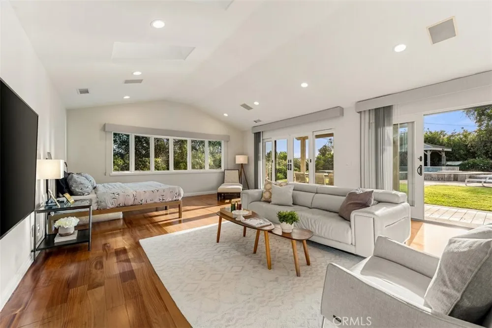 1940 Skycrest Dr, Fullerton, CA 92831
