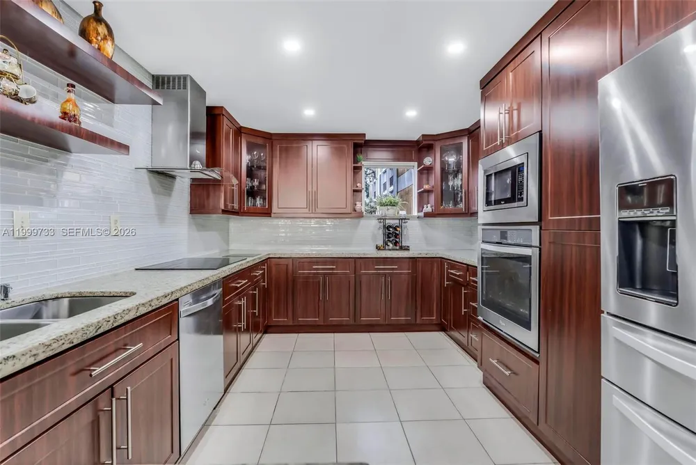 9210 Fontainebleau Blvd, Miami, FL 33172