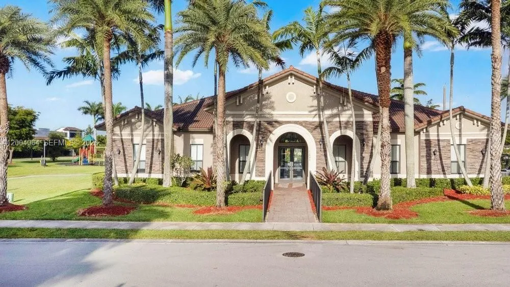 15465 SW 117th St, Miami, FL 33196
