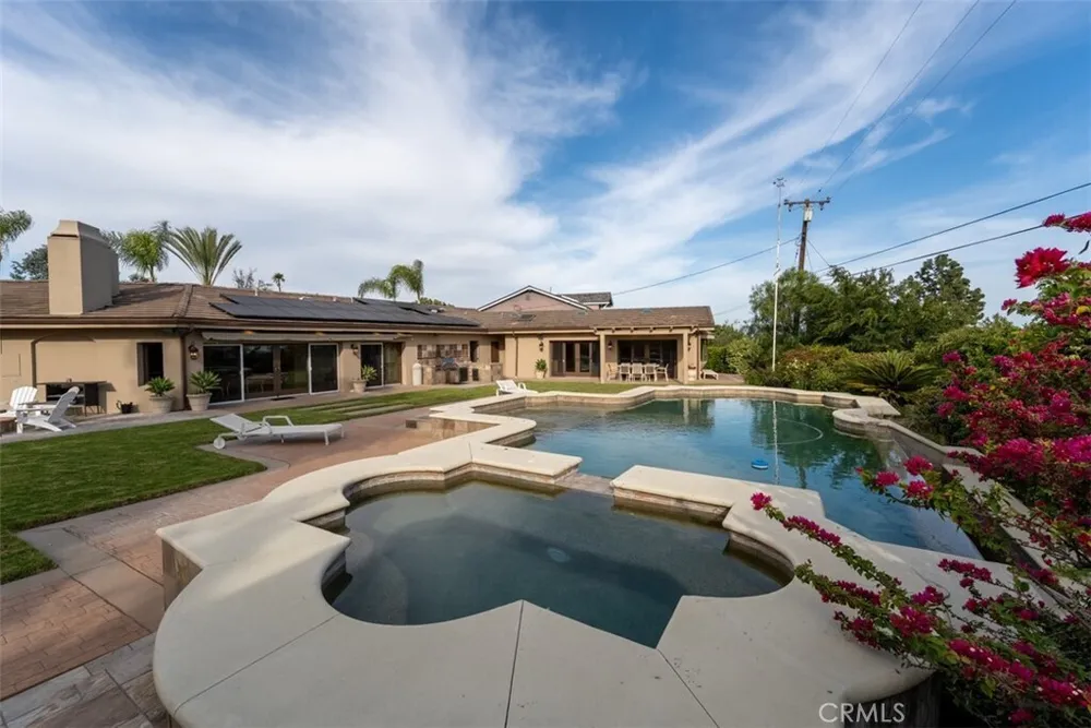 1940 Skycrest Dr, Fullerton, CA 92831
