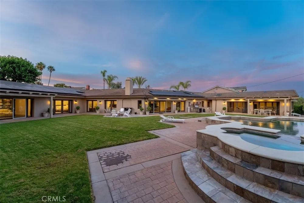 1940 Skycrest Dr, Fullerton, CA 92831