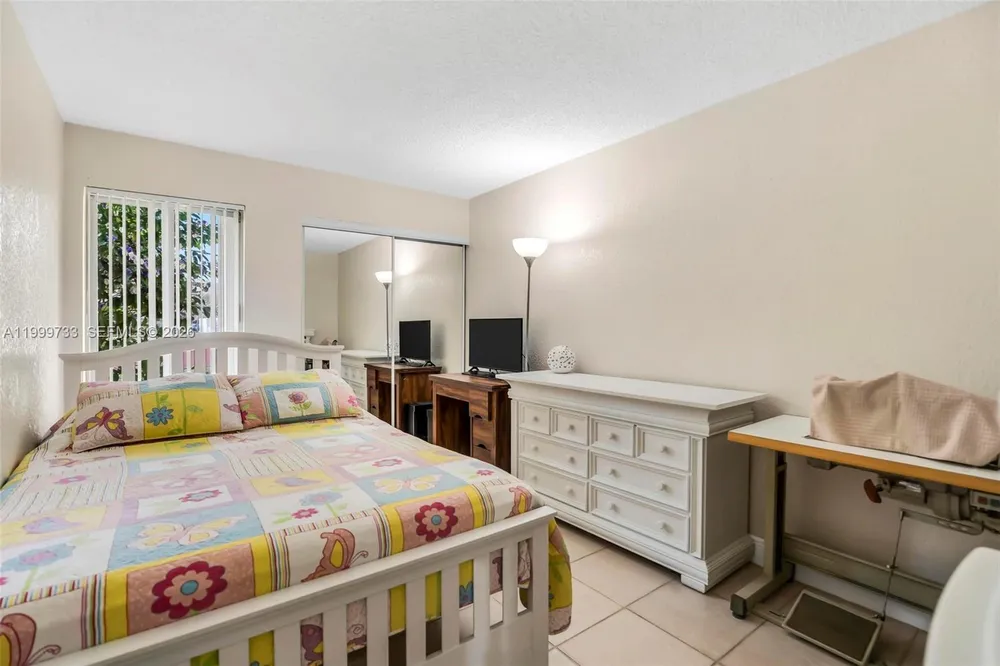 9210 Fontainebleau Blvd, Miami, FL 33172