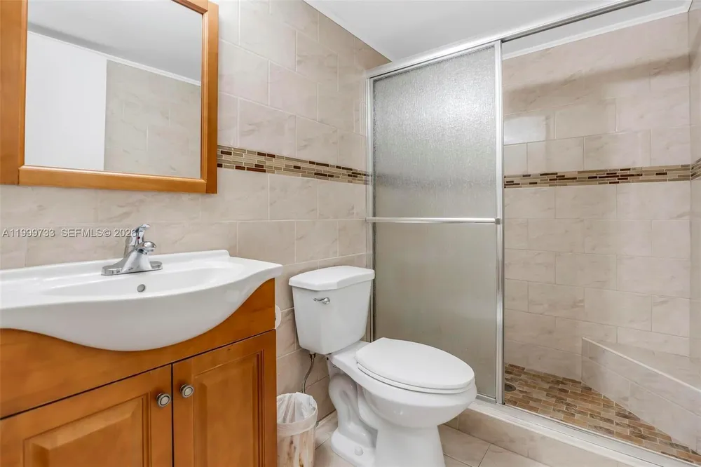 9210 Fontainebleau Blvd, Miami, FL 33172