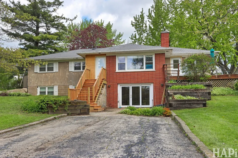 654 Harvard Ave, Barrington, IL 60010