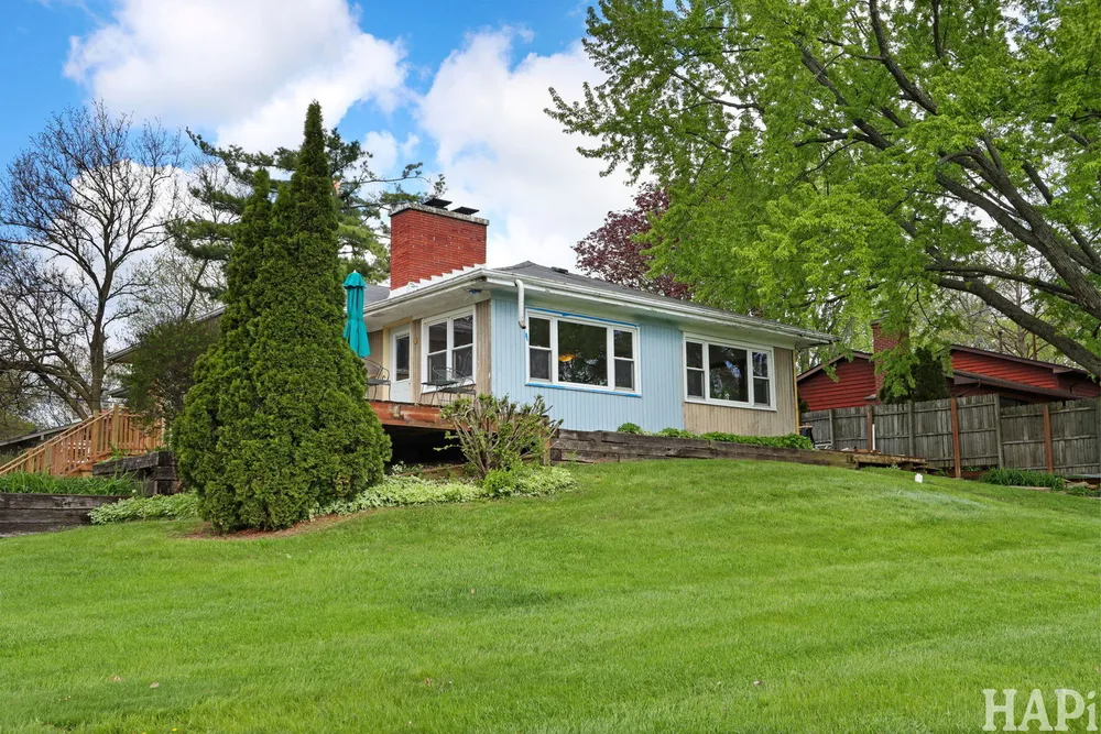 654 Harvard Ave, Barrington, IL 60010