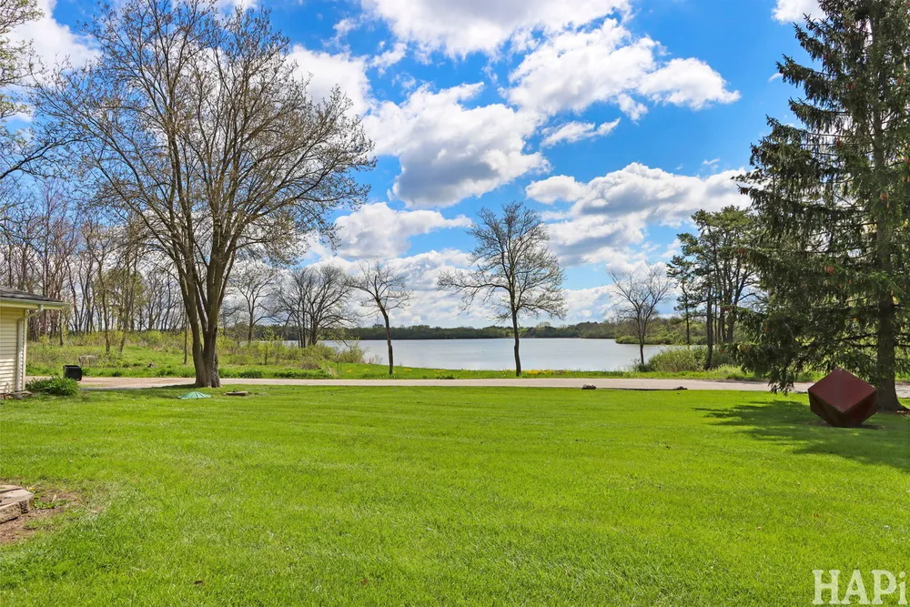 654 Harvard Ave, Barrington, IL 60010