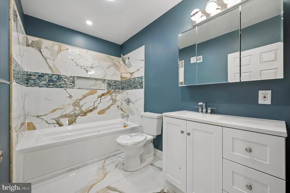 1811 Ashley St, Philadelphia, PA 19126