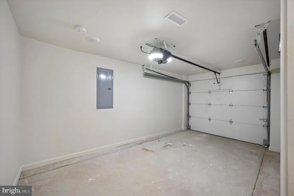 1811 Ashley St, Philadelphia, PA 19126