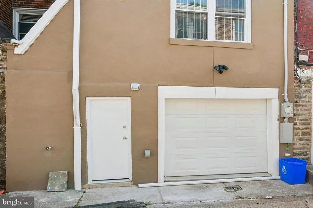 1811 Ashley St, Philadelphia, PA 19126