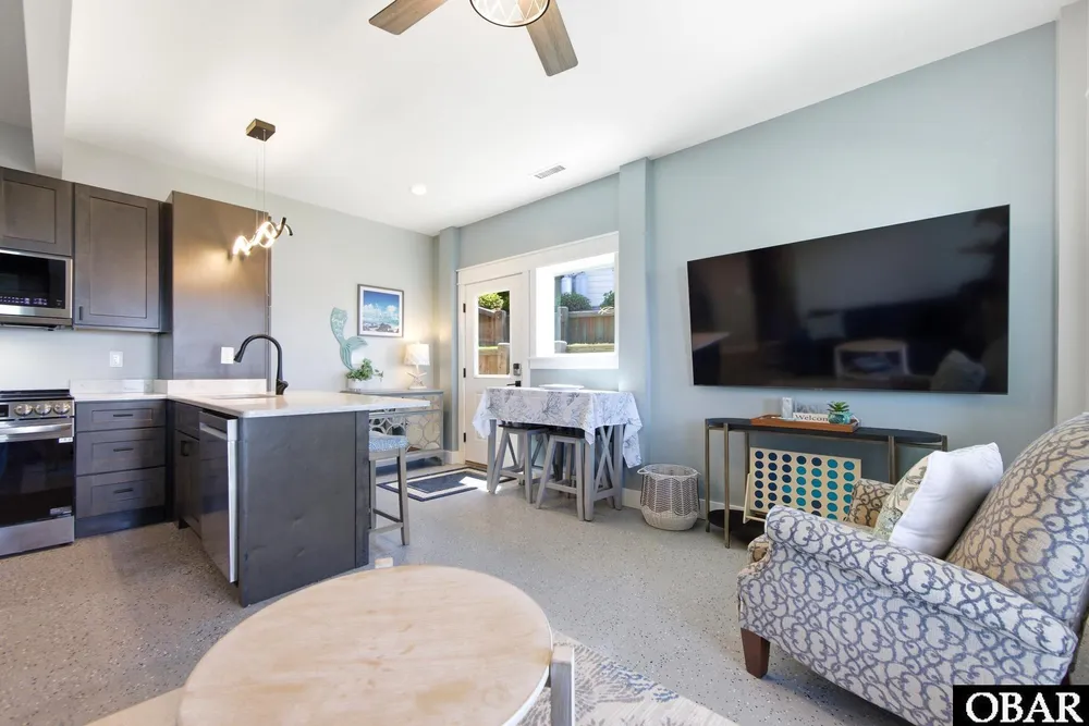 120 Sir Walter Raleigh Dr, Kill Devil Hills, NC 27948-9104