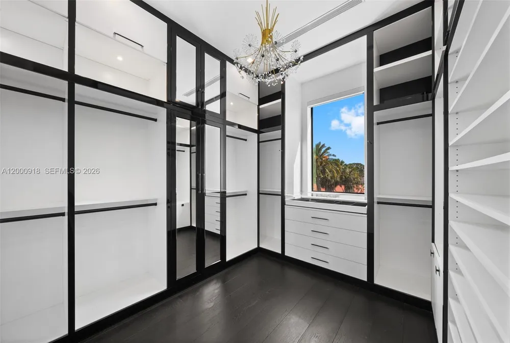 1239 Middle River Dr, Fort Lauderdale, FL 33304