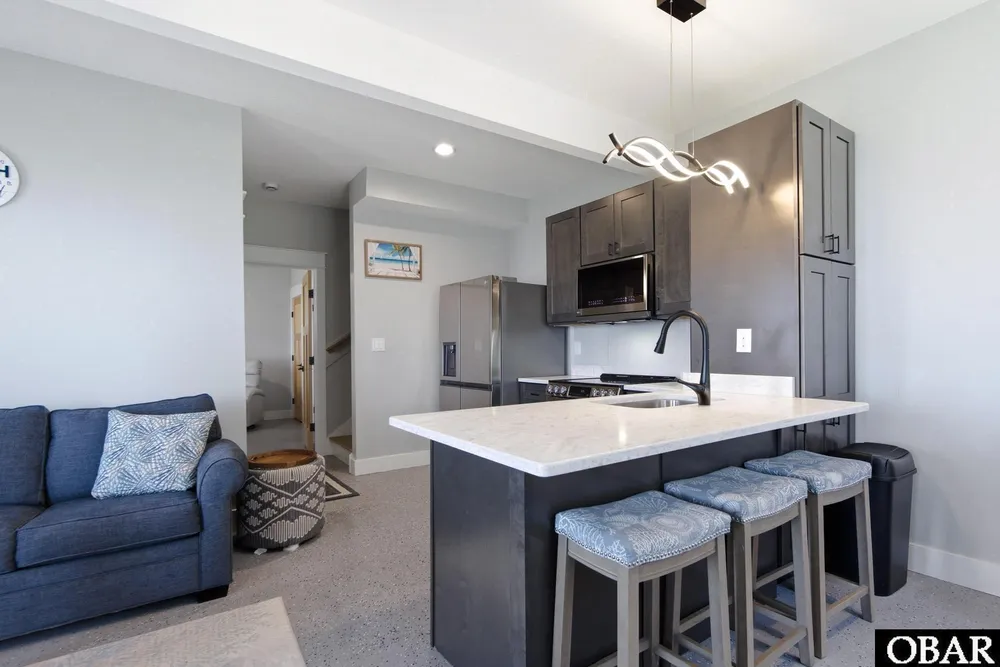 120 Sir Walter Raleigh Dr, Kill Devil Hills, NC 27948-9104