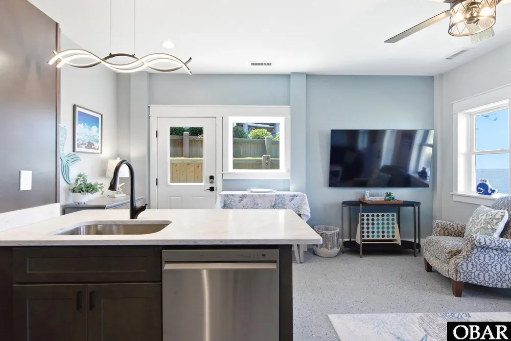120 Sir Walter Raleigh Dr, Kill Devil Hills, NC 27948-9104