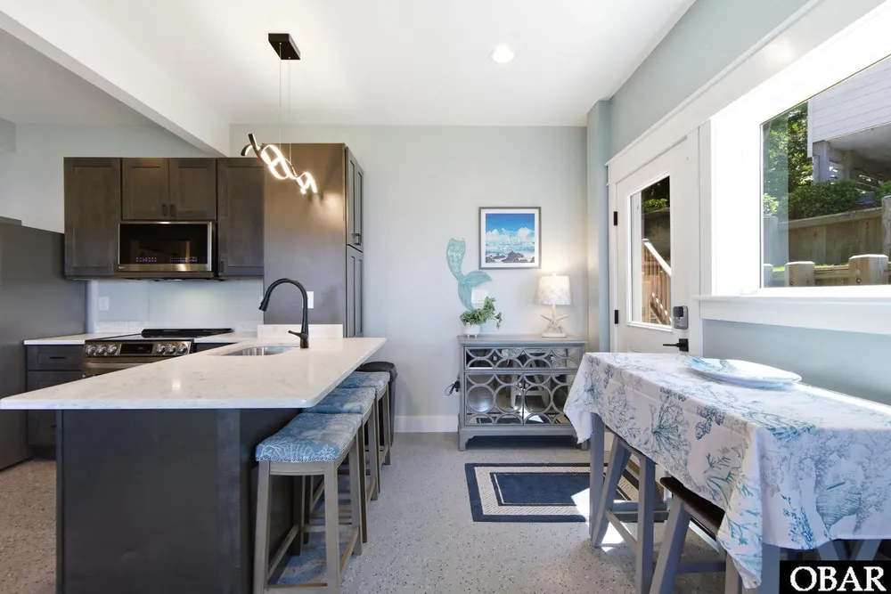 120 Sir Walter Raleigh Dr, Kill Devil Hills, NC 27948-9104