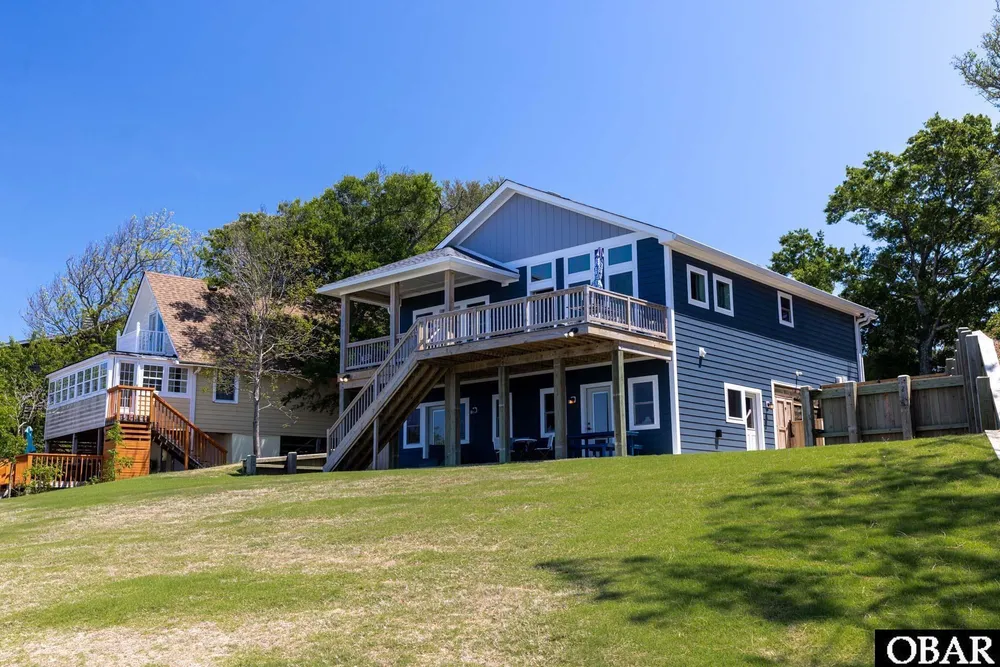 120 Sir Walter Raleigh Dr, Kill Devil Hills, NC 27948-9104