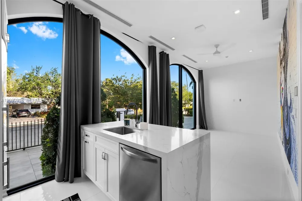 1239 Middle River Dr, Fort Lauderdale, FL 33304