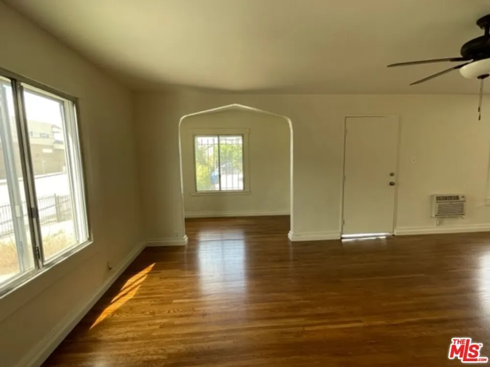 1306 Talmadge St, Los Feliz, CA 90027