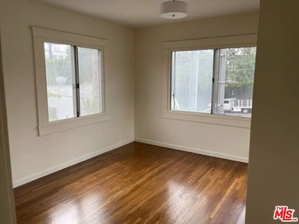 1306 Talmadge St, Los Feliz, CA 90027