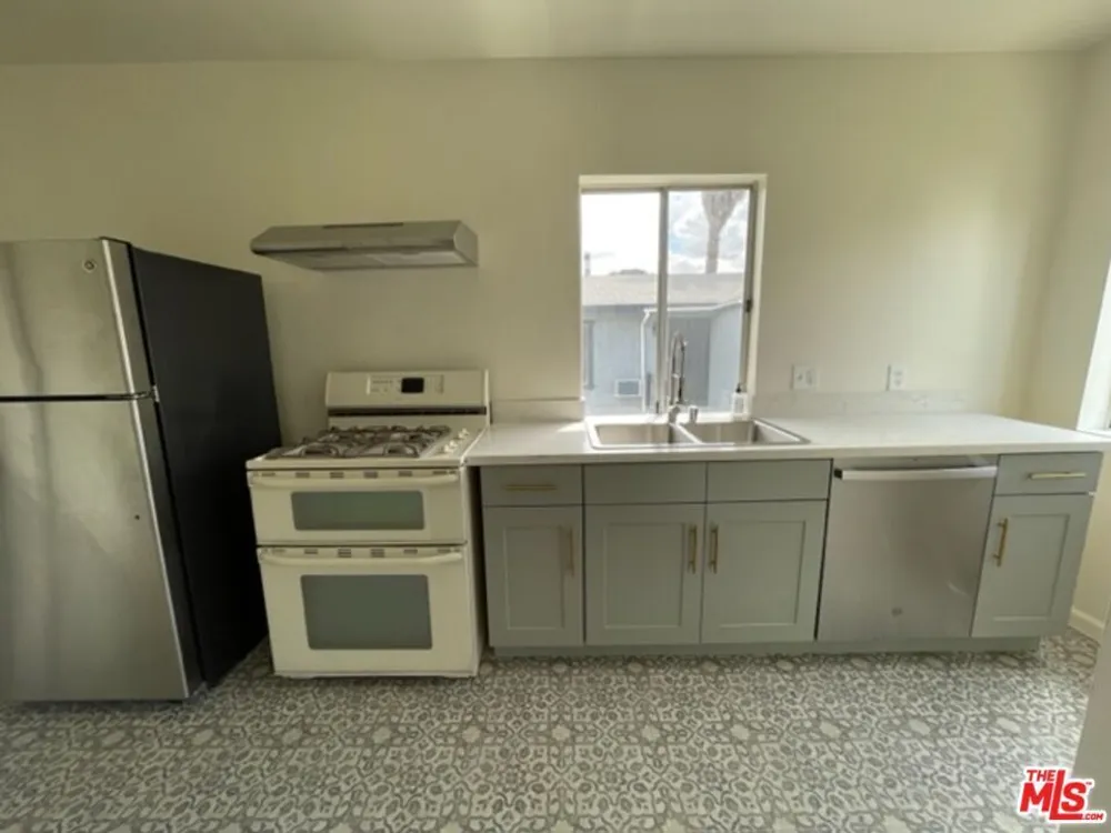 1306 Talmadge St, Los Feliz, CA 90027