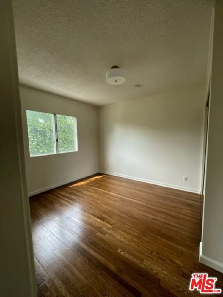 1306 Talmadge St, Los Feliz, CA 90027