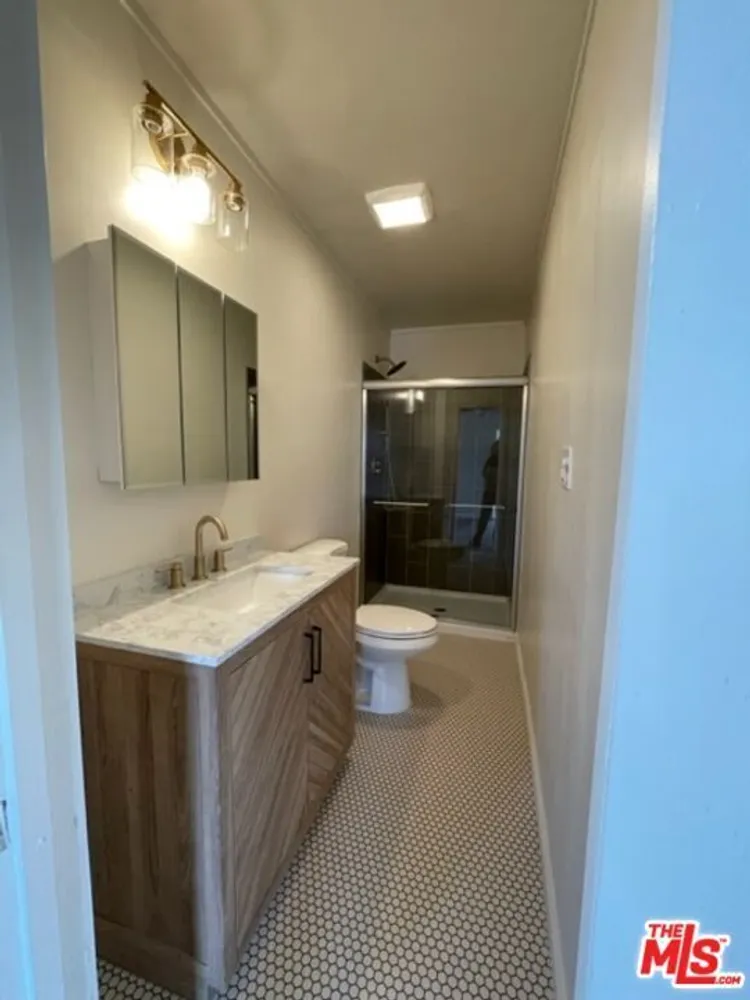 1306 Talmadge St, Los Feliz, CA 90027