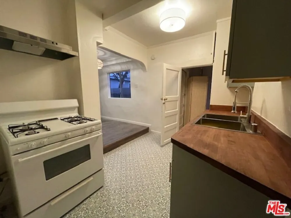 1306 Talmadge St, Los Feliz, CA 90027