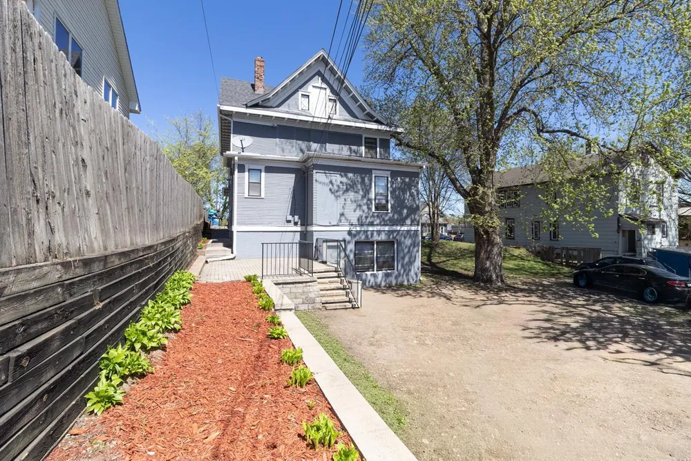 794 Case Ave, Saint Paul, MN 55106