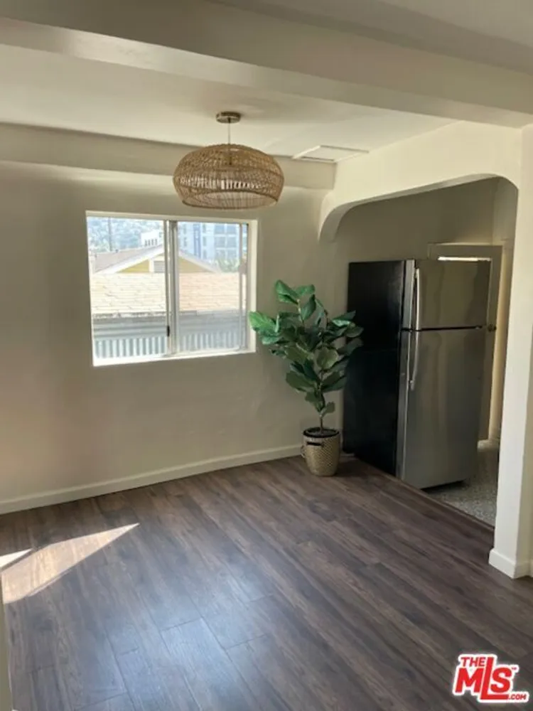 1306 Talmadge St, Los Feliz, CA 90027