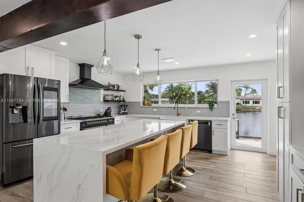717 NW 30th St, Wilton Manors, FL 33311