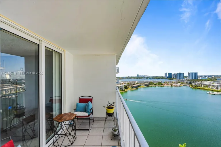 2851 NE 183rd St, Aventura, FL 33160