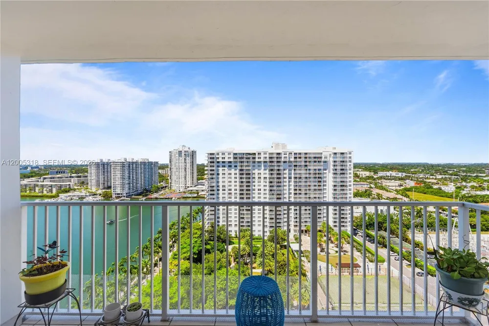 2851 NE 183rd St, Aventura, FL 33160