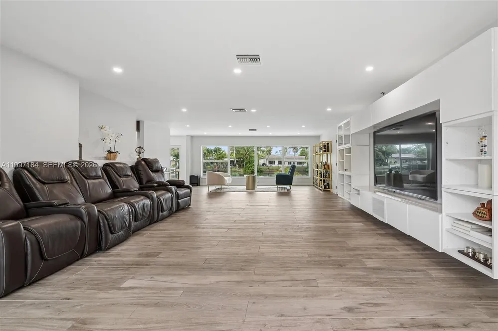 717 NW 30th St, Wilton Manors, FL 33311